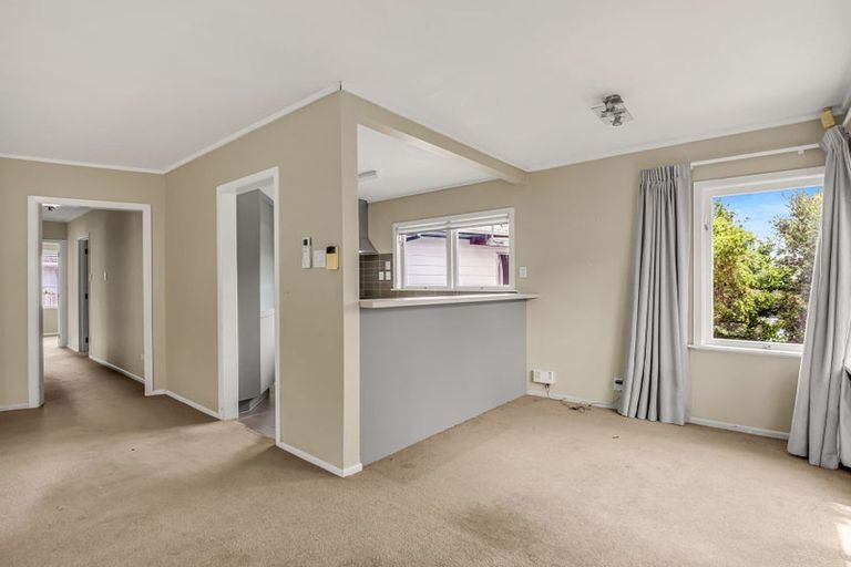 Photo of property in 10 Mackwood Place, Birkdale, Auckland, 0626