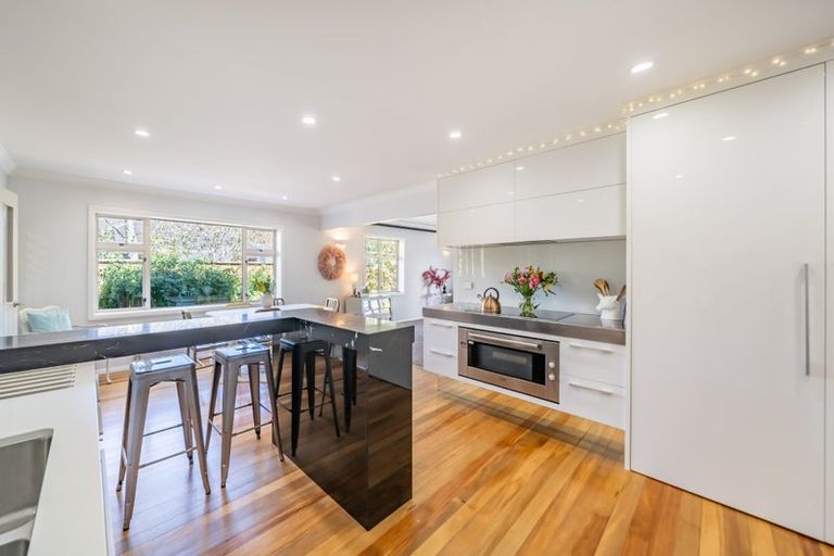 Photo of property in 355 Fergusson Drive, Heretaunga, Upper Hutt, 5018