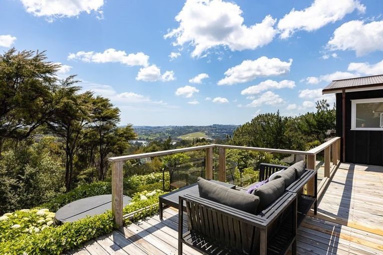 Photo of property in 373 Paremoremo Road, Paremoremo, Auckland, 0632