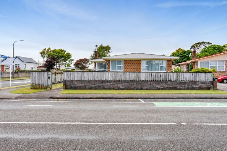 Photo of property in 239 Mangorei Road, Merrilands, New Plymouth, 4312