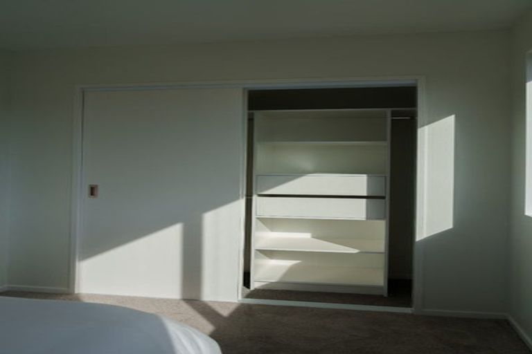 Photo of property in 2/5 Preston Avenue, Henderson, Auckland, 0610