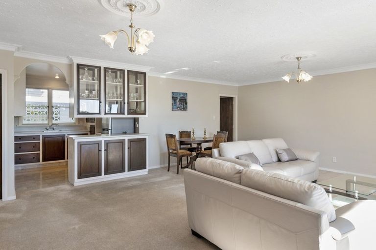 Photo of property in 2/79d Dyers Pass Road, Cashmere, Christchurch, 8022