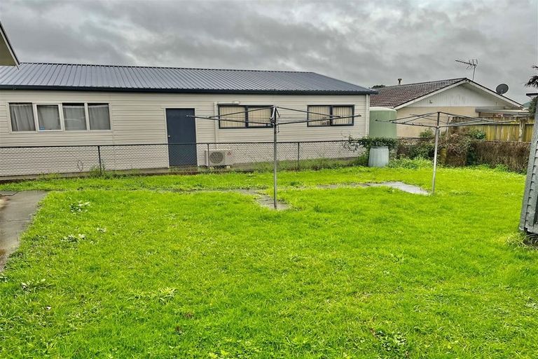 Photo of property in 2/79 Rimu Street, New Lynn, Auckland, 0600