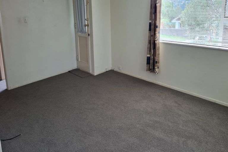 Photo of property in 1/9 Te Kiteroa Grove, Churton Park, Wellington, 6037