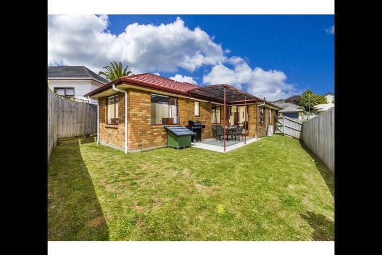 Photo of property in 10a Louvain Place, Greenhithe, Auckland, 0632