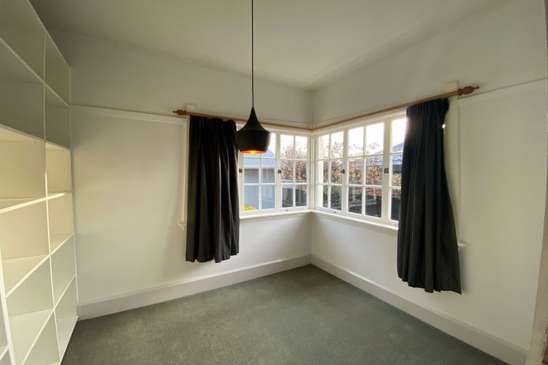 Photo of property in 102 Hawford Road, Opawa, Christchurch, 8023