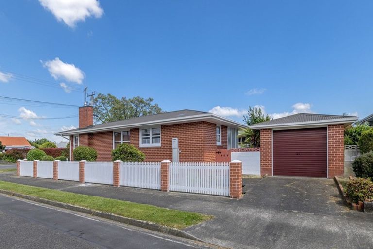 Photo of property in 611 Queen Street East, Levin, 5510