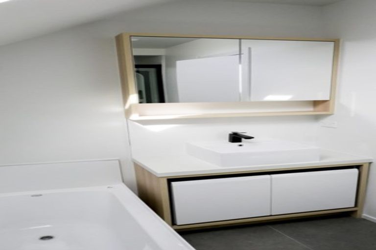 Photo of property in 1/24 Lyon Street, Frankton, Hamilton, 3204