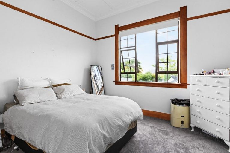 Photo of property in 12 Chaucer Road, Hospital Hill, Napier, 4110