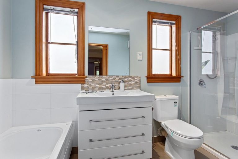 Photo of property in 21 Bank Street, Amberley, 7410