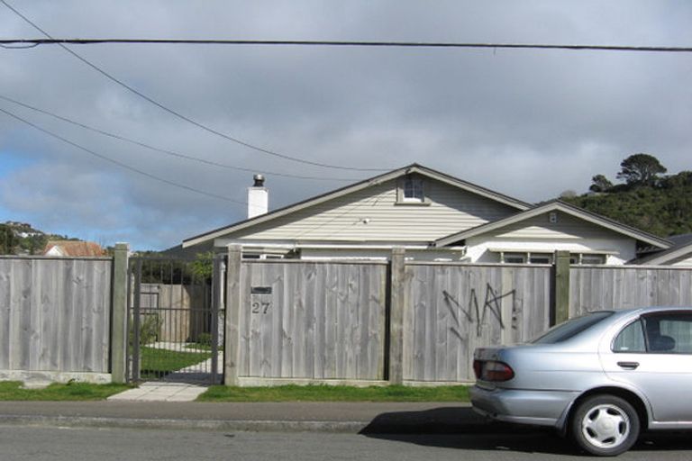 Photo of property in 3/27 Parkvale Road, Karori, Wellington, 6012
