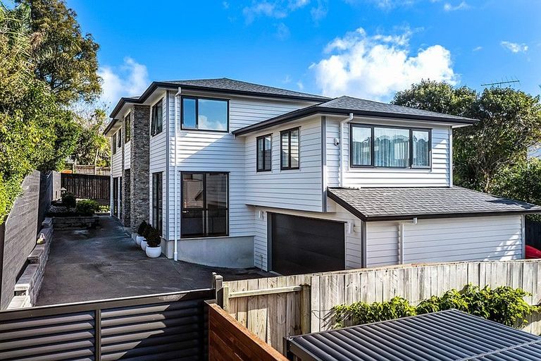 Photo of property in 34a Lyons Avenue, Murrays Bay, Auckland, 0630