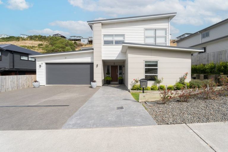 Photo of property in 103 Melksham Drive, Churton Park, Wellington, 6037