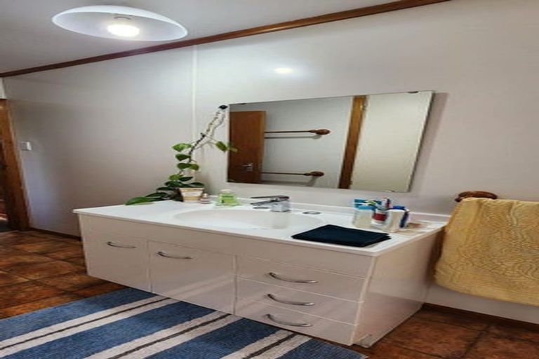 Photo of property in 21 Karaka Street, New Lynn, Auckland, 0600