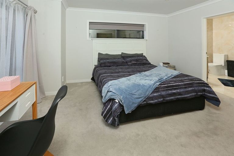 Photo of property in 10 Blewitt Court, Swanson, Auckland, 0614