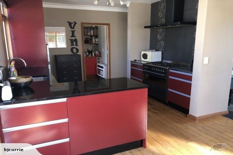 Photo of property in 32 Hardie Street, Hokowhitu, Palmerston North, 4410