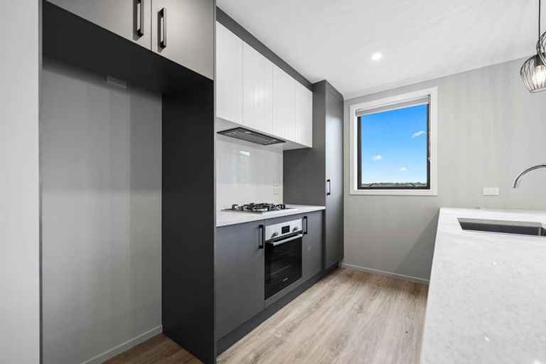 Photo of property in 27 Waruhia Crescent, Rototuna North, 3281