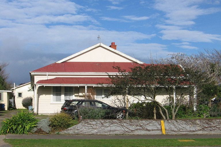 Photo of property in 38 Limbrick Street, Terrace End, Palmerston North, 4410