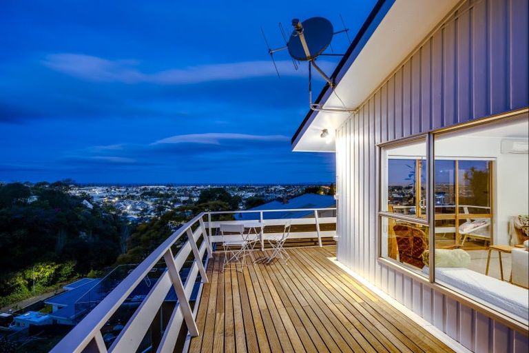 Photo of property in 31 Havelock Road, Hospital Hill, Napier, 4110