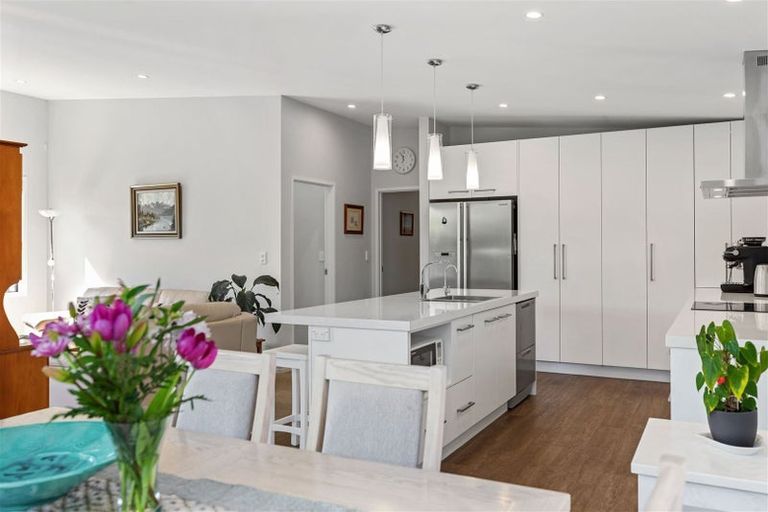 Photo of property in 70 Coast Boulevard, Papamoa Beach, Papamoa, 3118