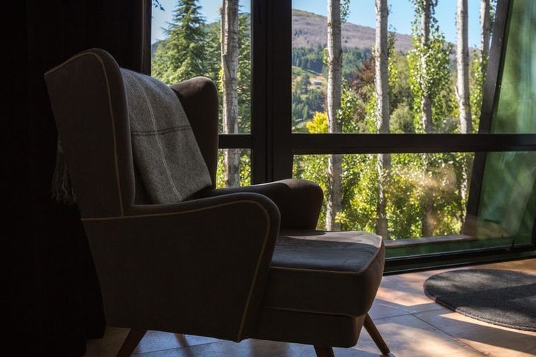 Photo of property in 44 Mcmillan Road, Arthurs Point, Queenstown, 9371