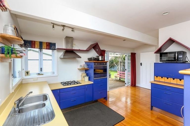 Photo of property in 12 Rawhiti Street, Vogeltown, New Plymouth, 4310