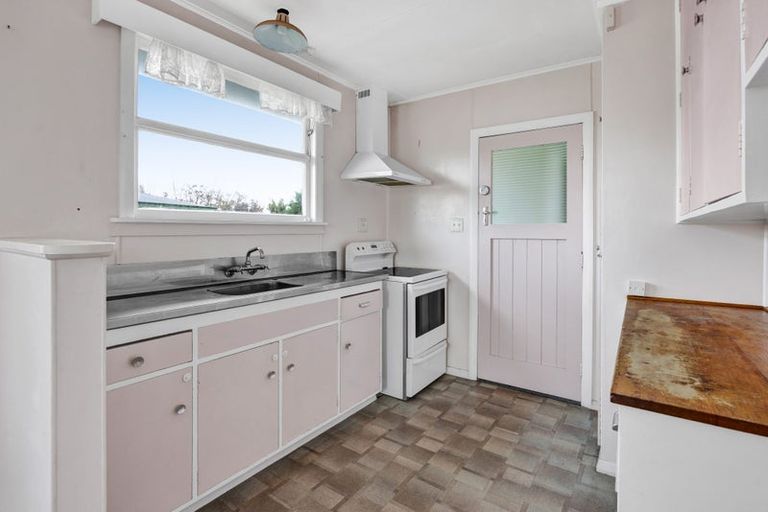 Photo of property in 32 Victoria Street, Patea, 4520