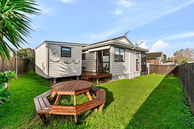 Photo of property in 3/76 Luanda Drive, Ranui, Auckland, 0612