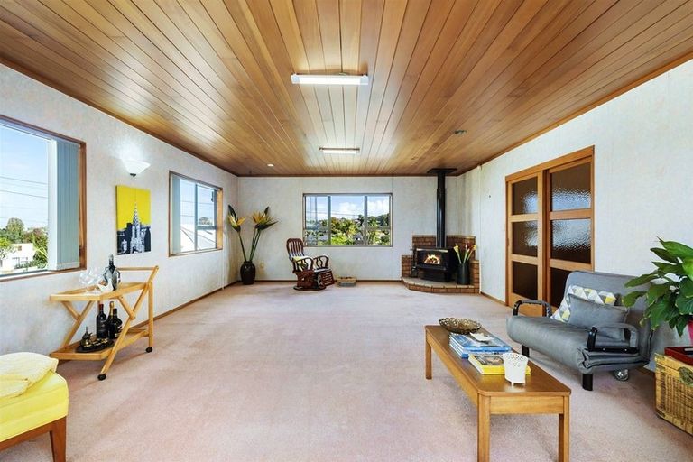 Photo of property in 1/47 Stanley Avenue, Milford, Auckland, 0620