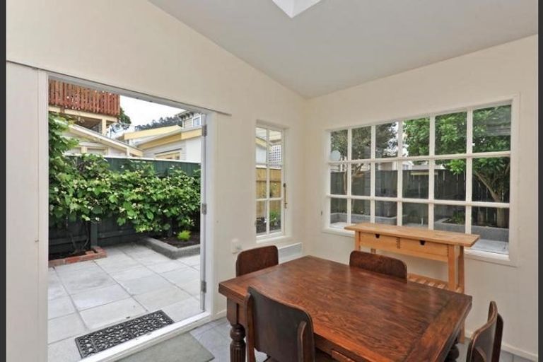 Photo of property in 86 Tinakori Road, Thorndon, Wellington, 6011