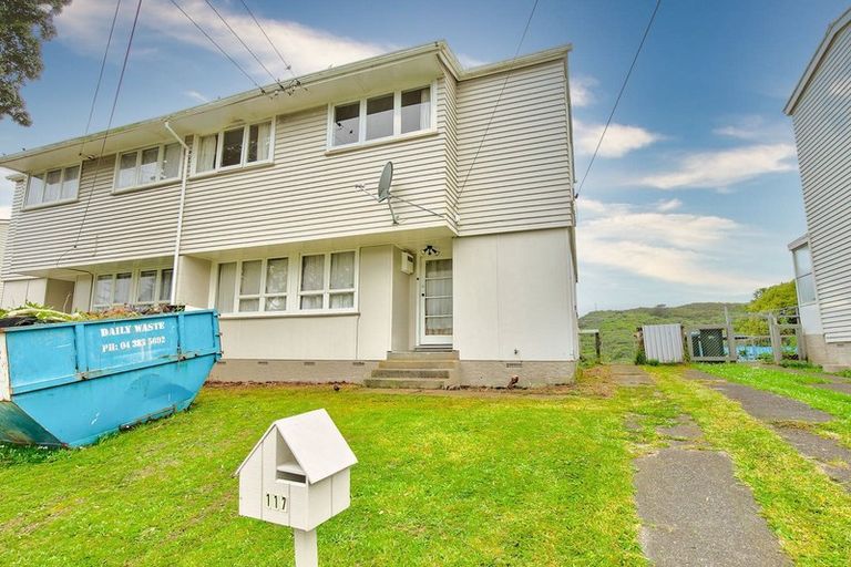 Photo of property in 115-117 Sievers Grove, Cannons Creek, Porirua, 5024