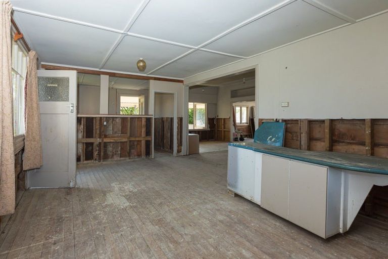 Photo of property in 15 Keppel Street, Porangahau, 4291