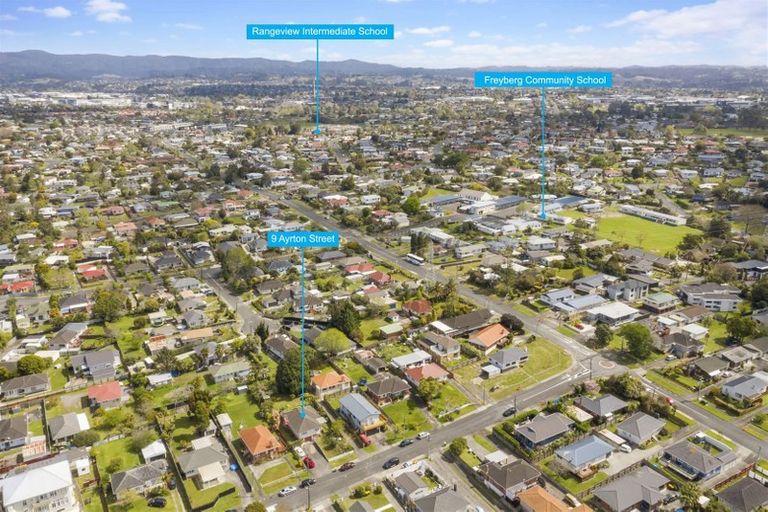 Photo of property in 9 Ayrton Street, Te Atatu South, Auckland, 0610