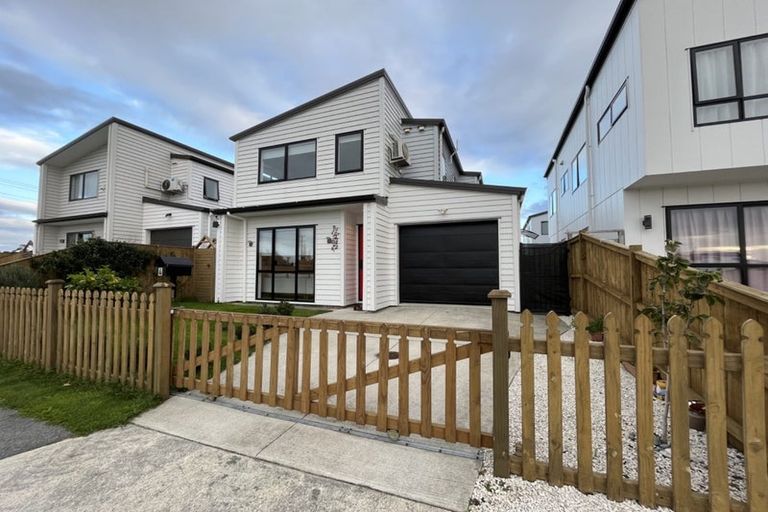 Photo of property in 4 Minhas Road, Papakura, 2110