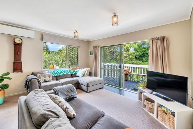 Photo of property in 44a Riserra Drive, Ranui, Auckland, 0612