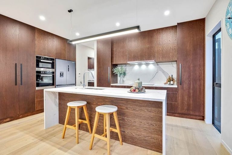 Photo of property in 47a Takutai Avenue, Half Moon Bay, Auckland, 2012