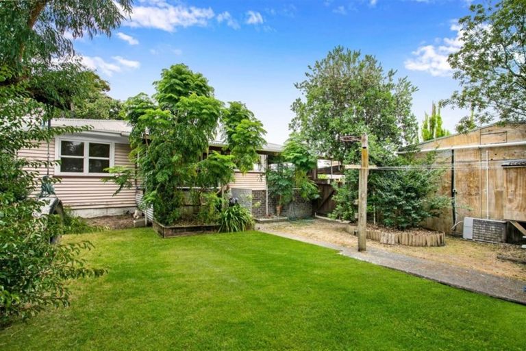 Photo of property in 11 Rowan Terrace, Te Atatu South, Auckland, 0610