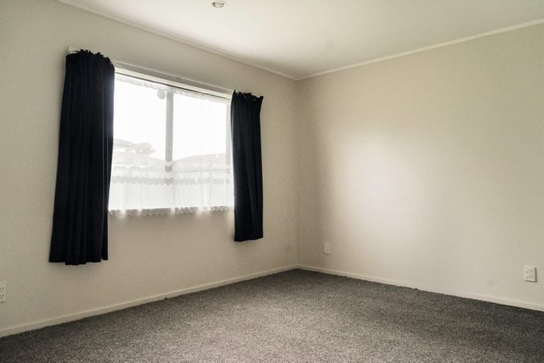 Photo of property in 2/32 Limond Street, Randwick Park, Auckland, 2105
