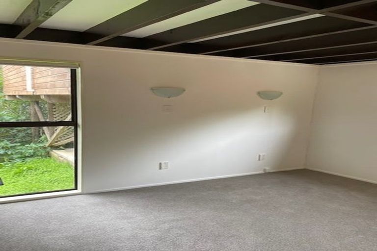 Photo of property in 2/618 Glenfield Road, Bayview, Auckland, 0629