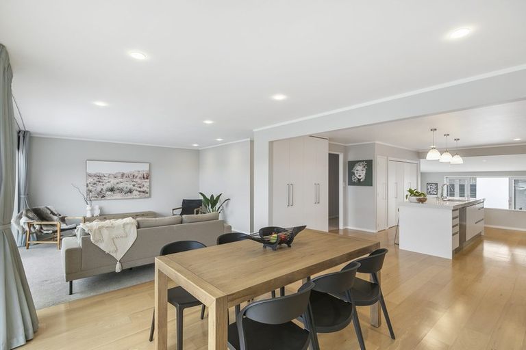 Photo of property in 114 Aeroview Drive, Beach Haven, Auckland, 0626