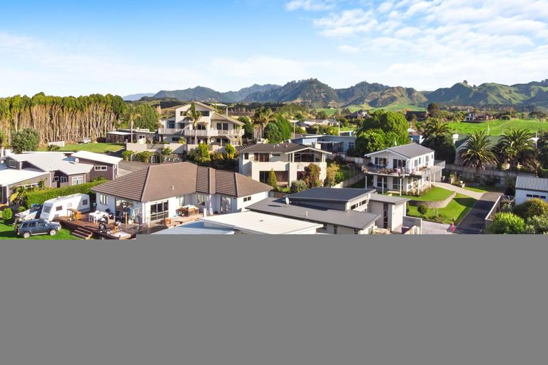 Photo of property in 10b Longboard Drive, Waihi Beach, 3611