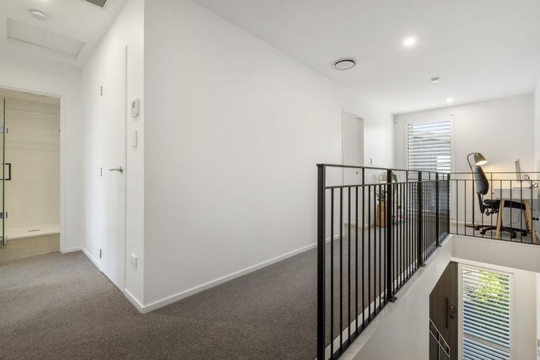 Photo of property in 5 Nga Tutu Place, Belmont, Auckland, 0622