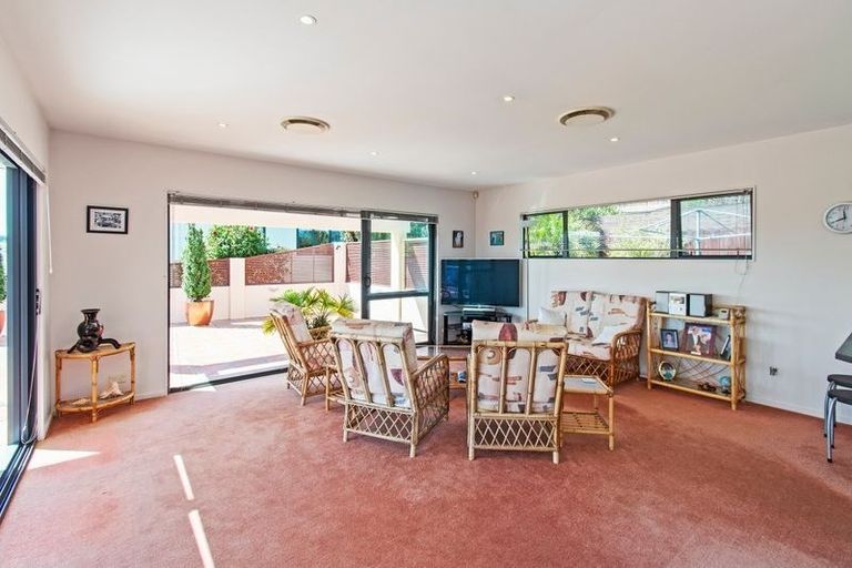 Photo of property in 9 Lamia Place, The Gardens, Auckland, 2105