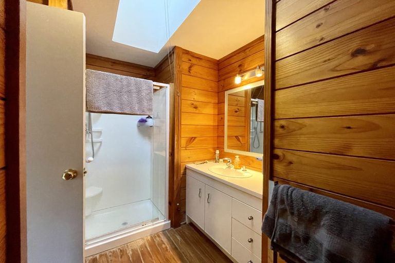 Photo of property in 25 Emlyn Place, Torbay, Auckland, 0630