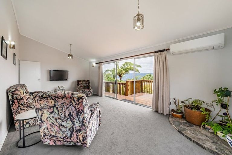 Photo of property in 6 Eastview Grove, Normandale, Lower Hutt, 5010