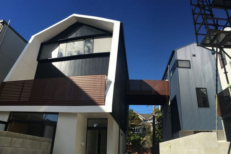 Photo of property in 76 Brougham Street, Mount Victoria, Wellington, 6011