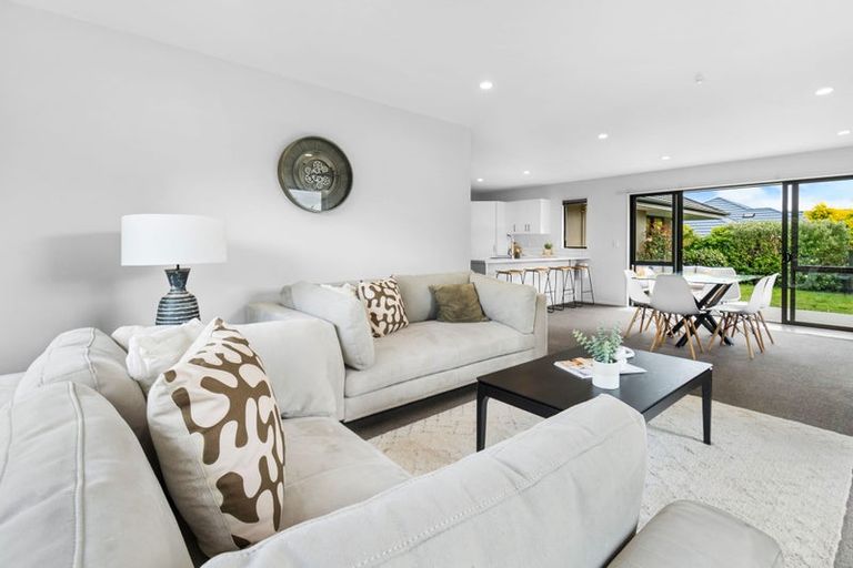 Photo of property in 15 Harrys Way, Redwood, Christchurch, 8051