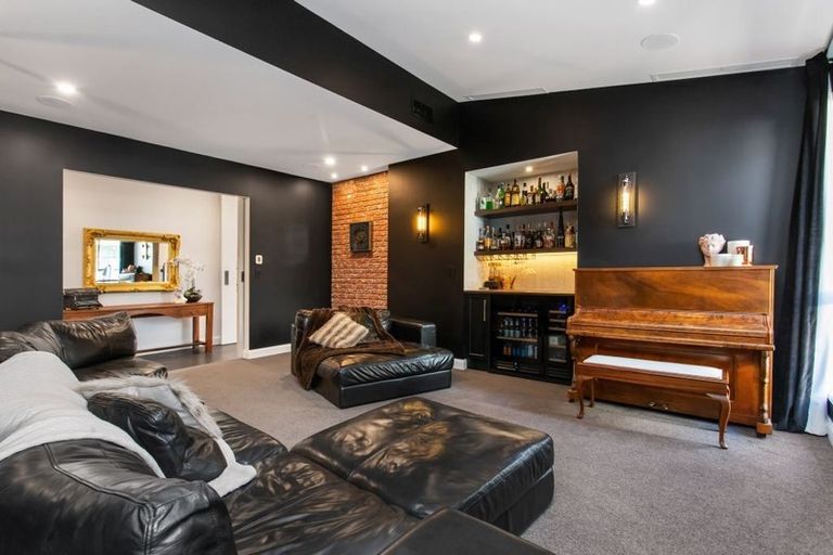 Photo of property in 16 Fendalton Road, Fendalton, Christchurch, 8014