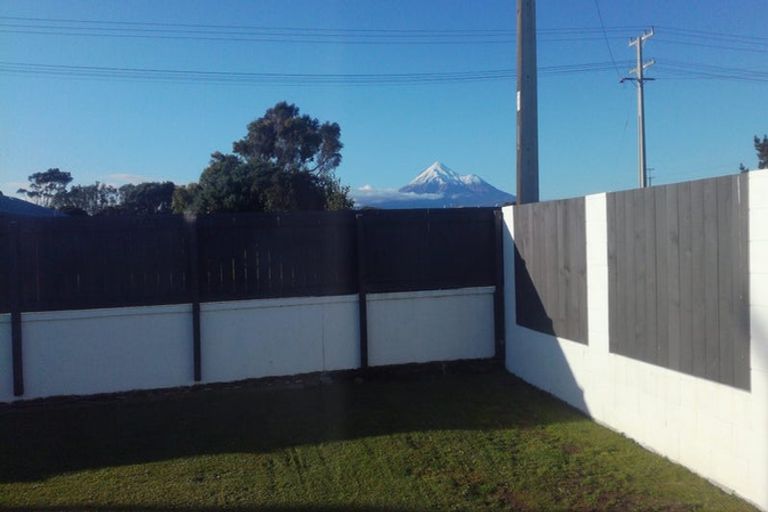 Photo of property in 62 Gisborne Terrace, Opunake, 4616