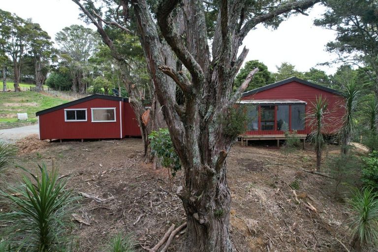 Photo of property in 581 Valley Road, Kaiwaka, 0573